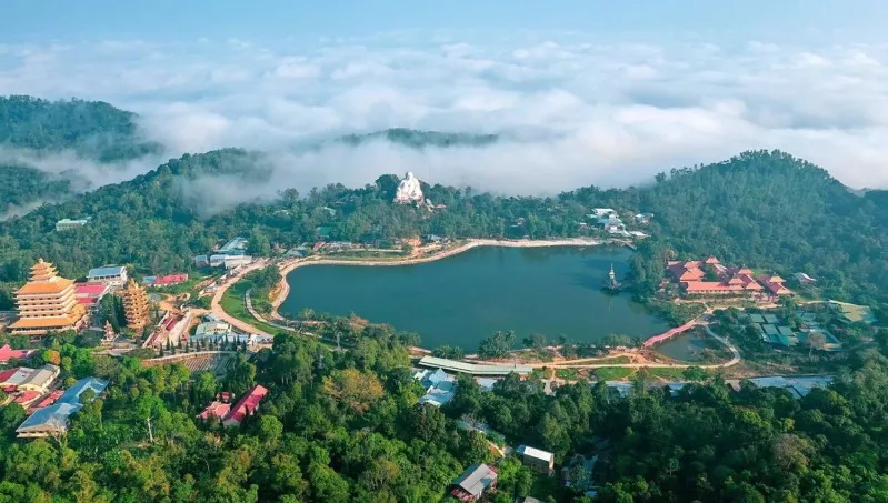 Khu du lịch Núi Cấm